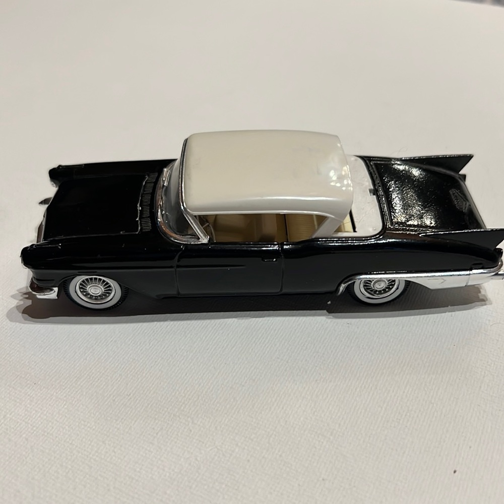 Cadillac Eldorado Biarritz 1957 by Solide, made in France collectible car. 1:43